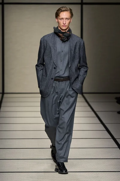 Look 17
